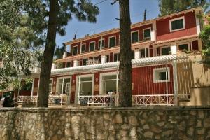 Ξενοδοχείο Zefiros Traditional Hotel